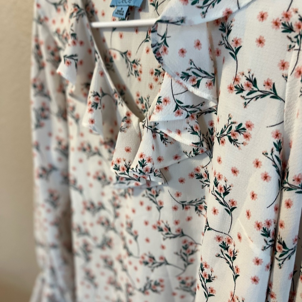 CeCe blouse - Picture 2 of 6